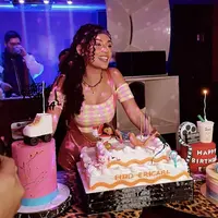 Potret Erika Carlina Tampil Energic Dibalut Baju Senam 80an Saat Ulang Tahun ke 29, credit: story Instagram @morganoey