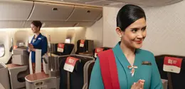 Seragam baru pramugari Garuda Indonesia hasil kolaborasi Sarinah X Obin dari BINhouse. (dok. PR)