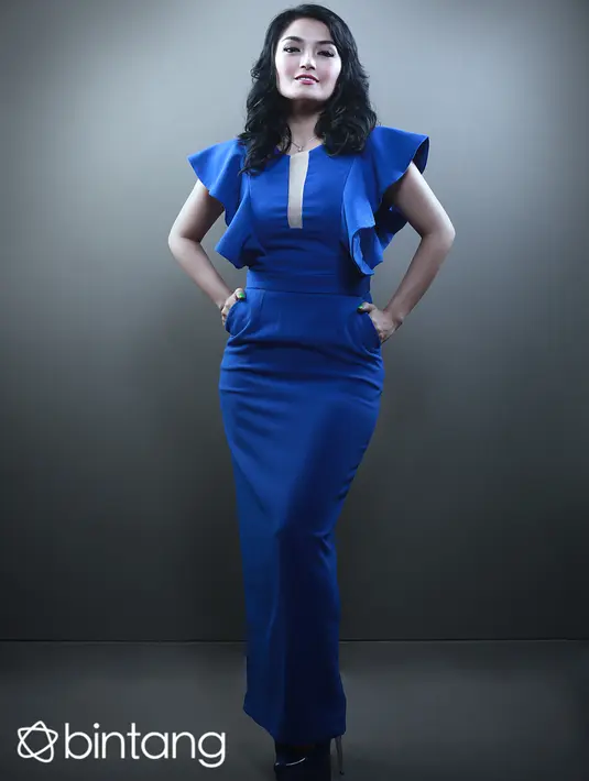 Selain nyanyi, Sibad juga beberapa kali bermain dalam layar kaca lewat film televisi (FTV). Dalam akting, ia belajar otodidak. (Febio Hernanto/Bintang.com)