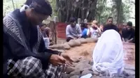 Ritual Adat dan Doa Warga Tolak Pembangunan Waduk Jatigede