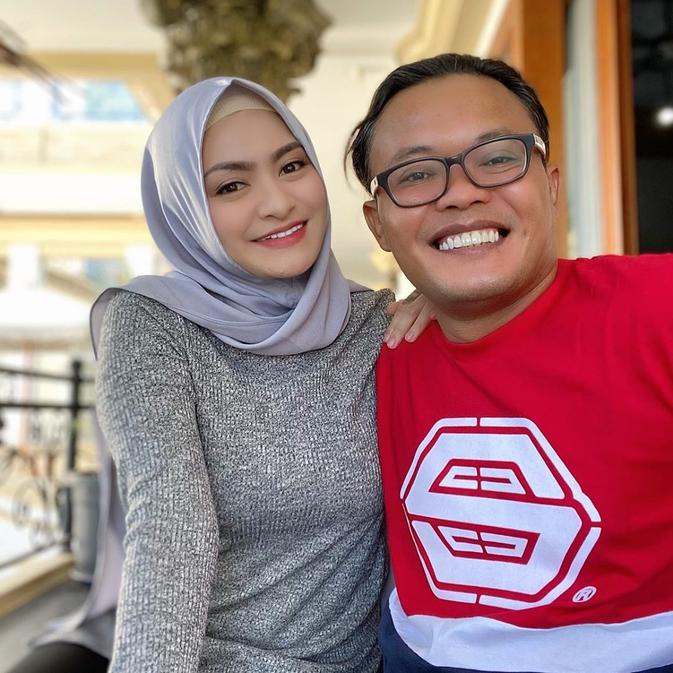 Sebelum Pacaran Dengan Sule Nathalie Holscher Pernah Pacaran Dengan 2 Pria Ganteng Showbiz Liputan6 Com