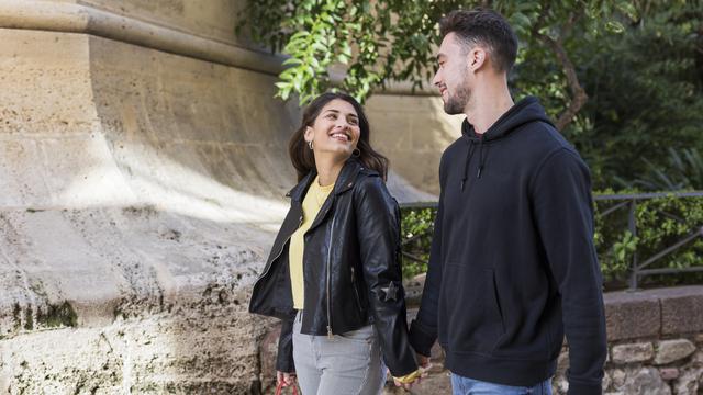 couple agustus jalan bersama