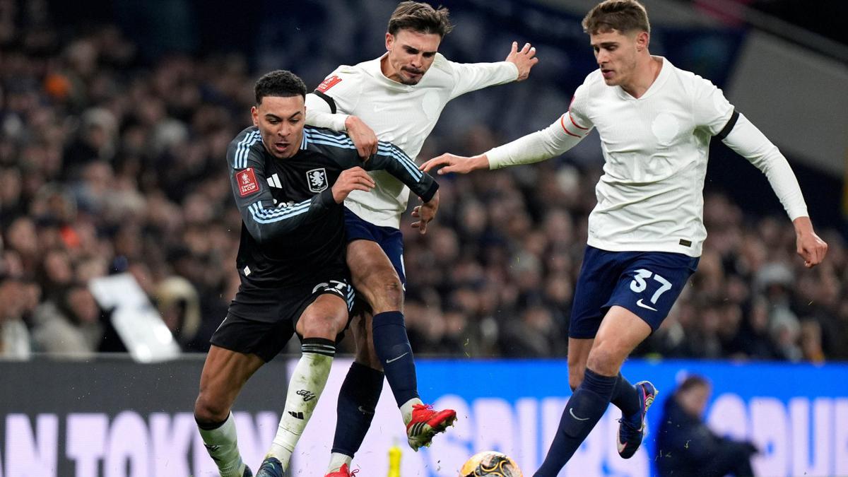 Ditinggal Bruno, Manchester United Bakal Rekrut Bintang Aston Villa Ini?