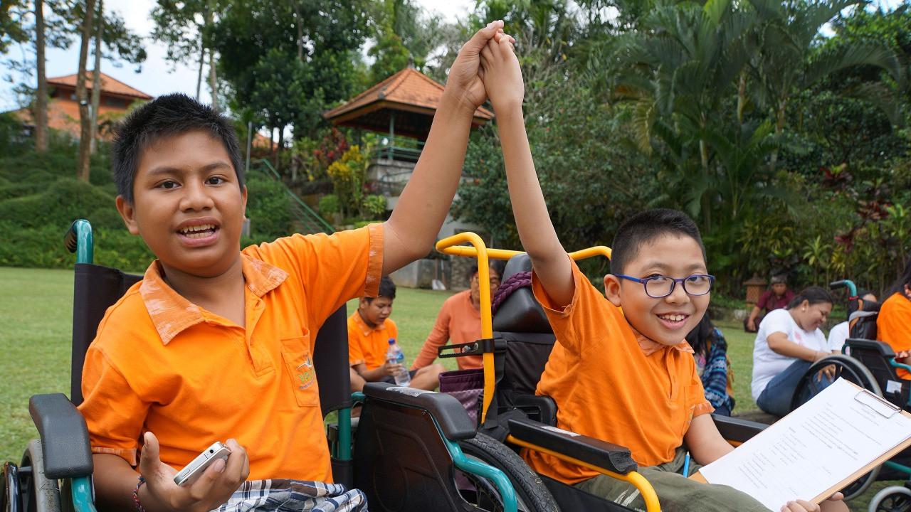 YPK Bali konsisten memberi terapi ke anak-anak difabel (Foto: Mina Megawati)