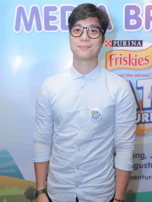 Dikta memiliki satu kucing kesayangan. Kucing blasteran jenis persia yang dinamakan Jimbon. Nama yang diambil dari sosok agen rahasia di film James Bond.  Kucing pemberian temannya sejak usia dua bulan, dan kini telah dua tahun. (Andy Masela/Bintang.com)