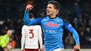 Selebrasi striker Napoli, Giovanni Simeone setelah mencetak gol ke gawang AS Roma dalam laga Serie A Liga Italia 2022/2023 di Diego-Maradona Stadium, Naples (29/1/2023). Pemain Argentina berusia 27 tahun yang didatangkan Napoli dengan status pinjaman dari Hellas Verona pada awal musim 2022/2023 ini tercatat pernah membawa River Plate menjuarai Liga Argentina (Fortuna Liga) pada musim 2014. (AFP/Andreas Solaro)