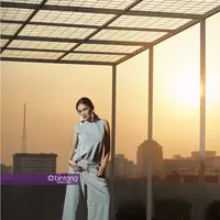 Eksklusif Masayu Anastasia. (Fotografer: Adrian Putra, Stylist : Indah Wulansari, Digital Imaging: Muhammad Iqbal Nurfajri/Bintang.com, Wardrobe by @hattaco_official , earrings by @ropasupasu , @shoes by @winstonsmithlady , make up by @sarahsadiqa)