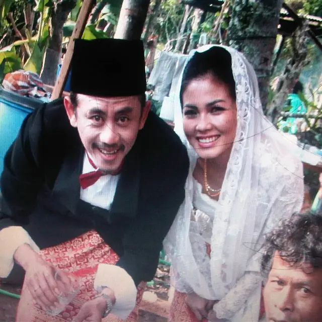 6 Potret Lawas Epy Kusnandar dan Karina Ranau, 16 Tahun Menikah Selalu Harmonis