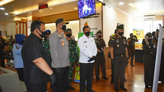 Jajaran Forkopimda Pekanbaru dalam peresmian PTSP Kejari Pekanbaru dan aplikasi Si Lancang Kuning.
