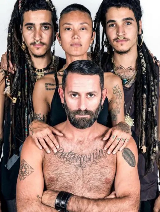 Fahrani memang semakin sering bergaya ala anak punk. Itu terlihat dari foto-fotonya di akun Instagram. (instagram.com/favelapunk)