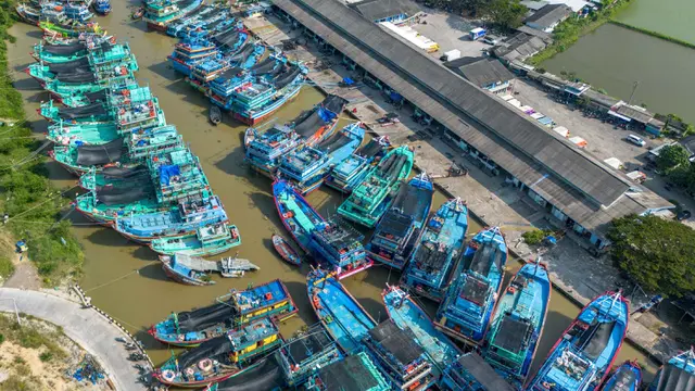 BBM Non Subsidi Naik Tinggi, Ribuan Nelayan Tambatkan Perahu