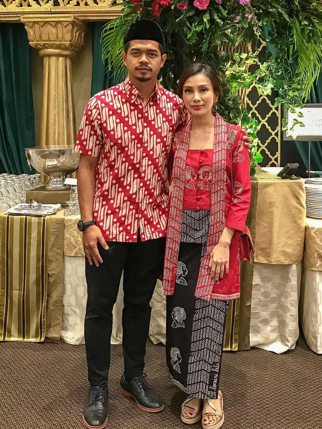 Digugat Pengesahan Anak, Ini 7 Potret Kebersamaan Bambang Pamungkas dengan Istri