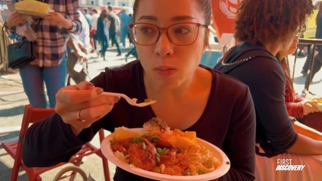 7 Potret Nikita Willy dan Indra Priawan Berburu Kuliner di Amerika, Tampil Simpel