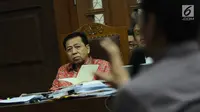 Politisi Partai Demokrat, Mirwan Amir memberi keterangan saat menjadi saksi dalam persidangan dugaan korupsi proyek e-KTP dengan terdakwa Setya Novanto di Pengadilan Tipikor, Jakarta, Kamis (24/1). (Liputan6.com/Helmi Fithriansyah)