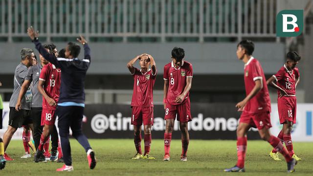 Foto: Arkhan Kaka Menangis Usai Timnas Indonesia U-17 Dibantai Malaysia