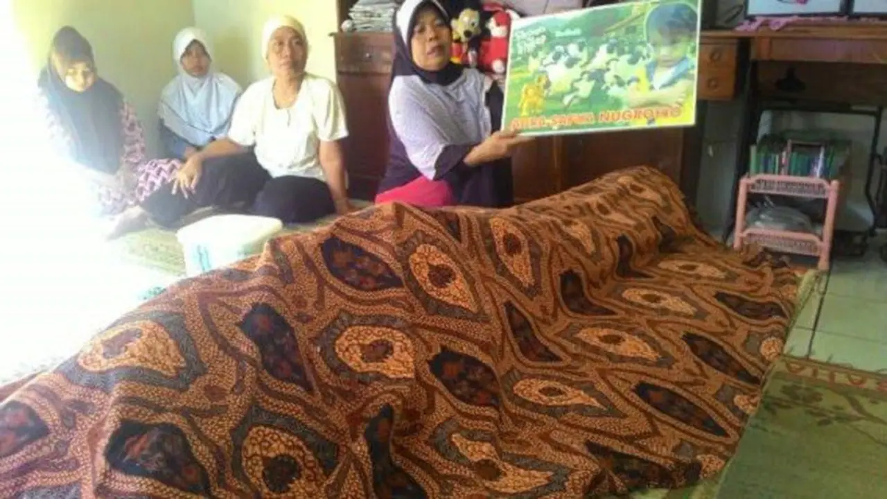 Bapak Galau Ajak 2 Anaknya Tenggak Obat Nyamuk