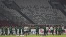 Para pemain Timnas Indonesia membentuk lingkaran saat latihan di SUGBK, Jakarta, Senin (12/11). Latihan ini persiapan jelang laga Piala AFF 2018 melawan Timor Leste. (Bola.com/Vitalis Yogi Trisna)