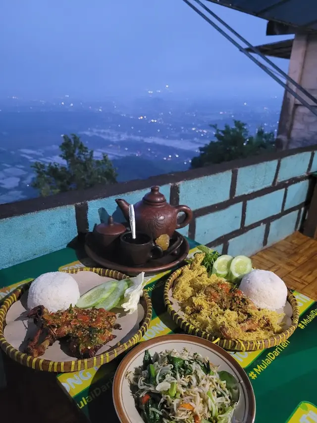 Rekomendasi Tempat Makan Dekat HeHa Sky View