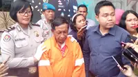 IS, tersangka guru cabul di salah satu SD Kota Malang, Jawa Timur ditahan kepolisian setempat (Liputan6.com/Zainul Arifin)