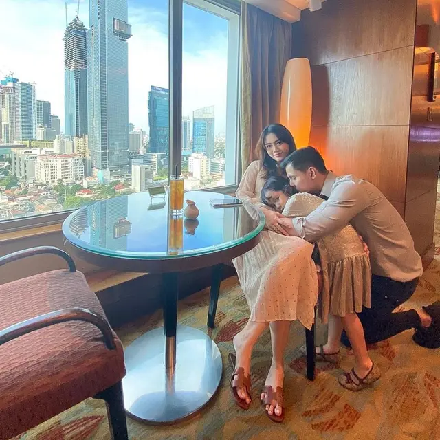 Carlo Milk dan Evelyne Andhini menantikan kelahiran anak kedua (Foto: Instagram/@carlomilk)