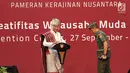 Presiden Joko Widodo bersiap membuka pameran Kriyanusa Dewan Kerajinan Nasional 2017, di JCC, Jakarta, Rabu (27/9). Pameran Kriyanusa 2017 digelar mulai 27 September hingga 1 Oktober. (Liputan6.com/Angga Yuniar)