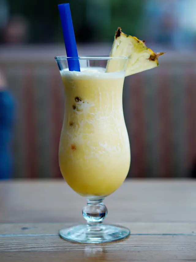 Ilustrasi pineapple smoothie
