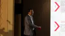 Calon ketua umum PSSI, Vijaya Fitriyasa, berjalan usai memberikan pemaparan saat diskusi di Wisma Kemenpora, Jakarta, Rabu (30/10/2019). Diskusi tersebut mengangkat tema "Mencari Ketua PSSI Ideal". (Bola.com/M Iqbal Ichsan)