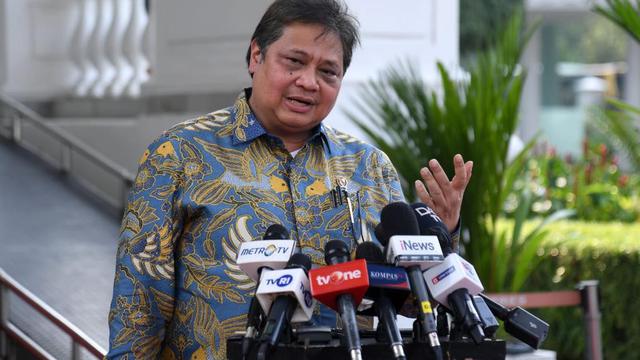Menteri Koordinator Bidang Perekonomian Airlangga Hartarto saat memberikan keterangan pers di Istana Kepresidenan