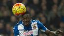 Pemain Espanyol, Pape Diop mencetak satu gol saat timnya megalahkan Athletic Bilbao 2-1  Pada Lanjutan La Liga Spanyol, di the Cornella-El Prat, Minggu (20/3/2016) dini hari WIB. (AFP/Curto De La Torre)