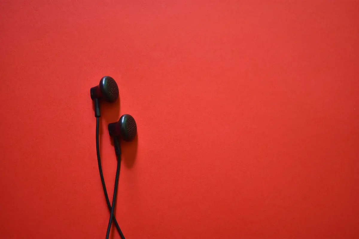 Perbedaan Headset, Headphone dan Earphone yang Sering Salah Sebut