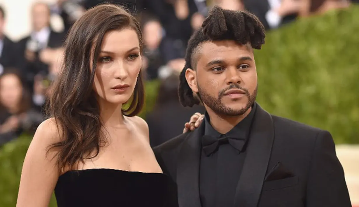 Hal ini juga dikatakan oleh seorang sumber, saat ini The Weeknd terus berusaha cari cara untuk mendekati Bella. The Weeknd terus bertanya dengan teman-teman dekat Bella soal keberadaannya. (AFP/Dimitrios Kambouris)