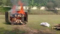 Polda Banten Bakar Ganja 303 Kg Bernilai Rp 1 Miliar Lebih Dalam Truk Sampah