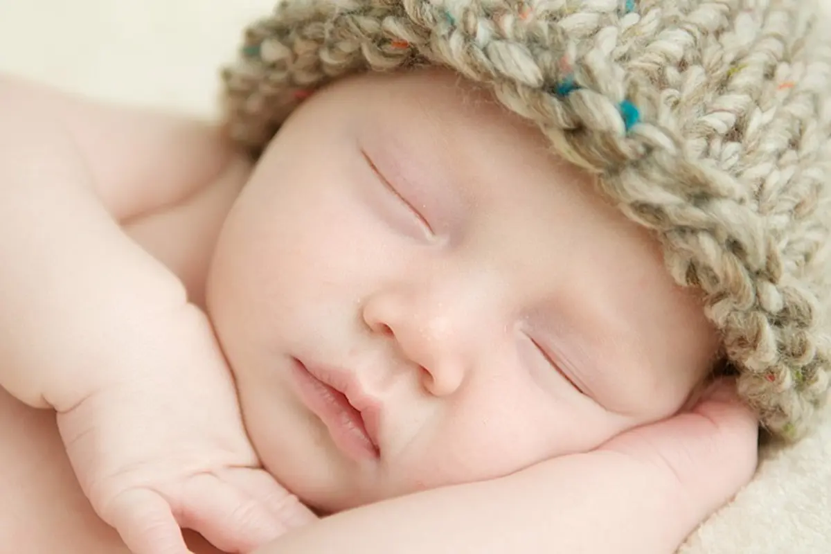 Ajaib, Bayi Berhenti Menangis Saat Ayat Suci Dilantunkan