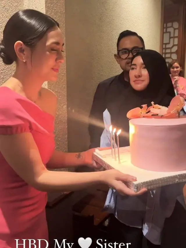 Dapat Kejutan dari Sahabat, Ini 7 Momen Ulang Tahun Celine Evangelista