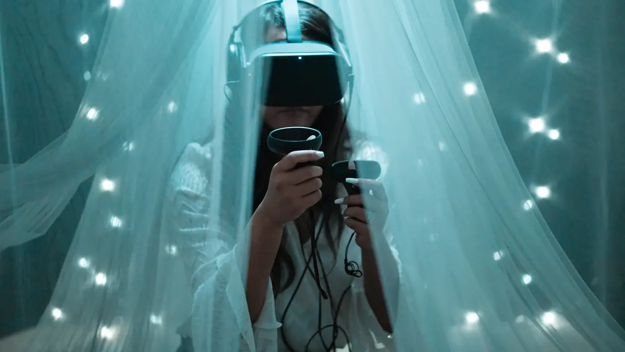 Ilustrasi AR/VR. (Barbara Zandoval/Unsplash)