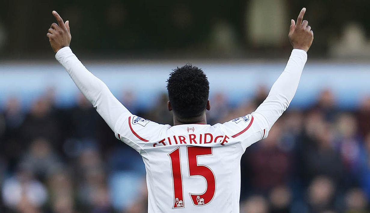 Striker Liverpool, Daniel Sturridge, merayakan golnya ke gawang Aston Villa. Ini merupakan gol perdana bomber asal Inggris itu pasca sembuh dari cedera hamstring. (Reuters/Carl Recine) 