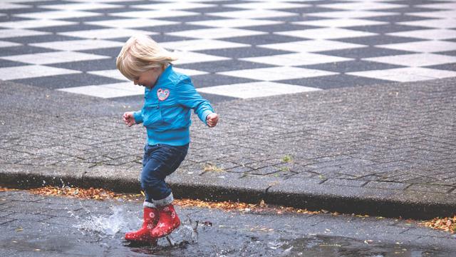 Ilustrasi anak hujan