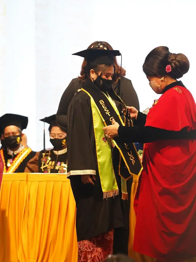 [Fimela] Prilly Latuconsina