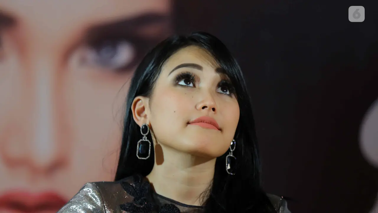 [Bintang] Ayu Ting Ting
