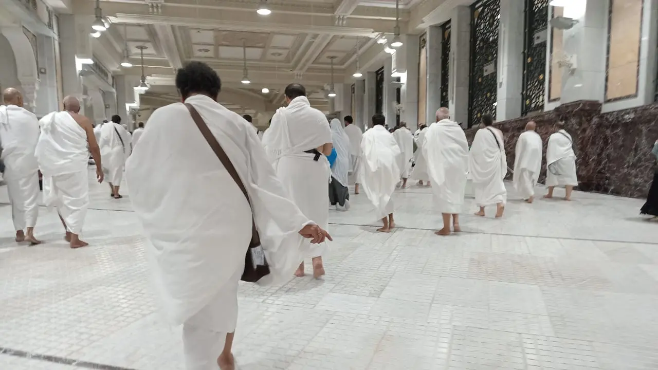 Jemaah akan langsung berihram dan berniat haji sejak dari hotel mereka masing-masing sebelum diberangkatkan ke Arafah, maka dengan begitu, maka praktis larangan-larangan ihram berlaku hingga para jemaah tersebut melakukan tahalul.
