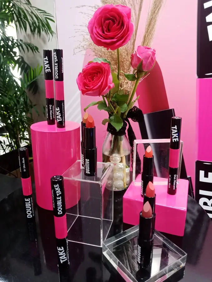 Perpaduan Lipstik dan Maskara yang Bikin Tampil Cantik dan Percaya Diri