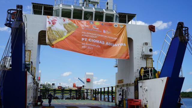 Perusahaan industri agri-pangan terkemuka, JAPFA Grup, melakukan ekspor perdana melalui laut ke Singapura.