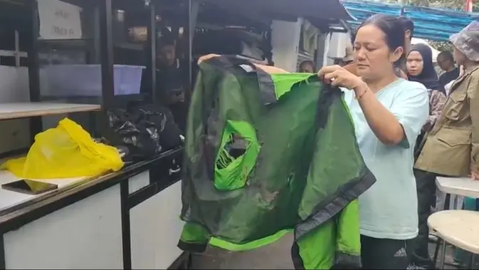 Jaket Sobek dan Sepatu Lusuh, Saksi Bisu Affan Kurniawan Driver Ojol Dilindas Mobil Rantis Brimob