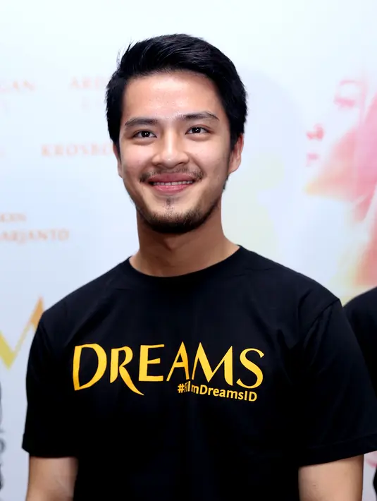 Film  yang bertajuk ‘Dreams’ menceritakan tentang perjuangan karir Fatin Shidqia Lubis yang mengalami jatuh bangun dan hadirlah sesosok Morgan Oey yaitu pria yang selalu mendukungnya.  (Andy Masela/Bintang.com)