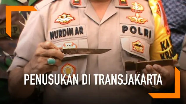 Peristiwa penyerangan menggunakan pisau terjadi di Halte Transjakarta BKN, Cawang, Jakarta Timur.