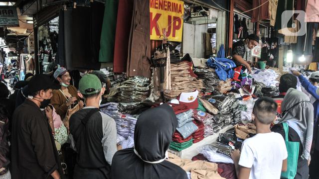 Berkah Pedagang Seragam Sekolah di Kala PTM Kembali 100 Persen