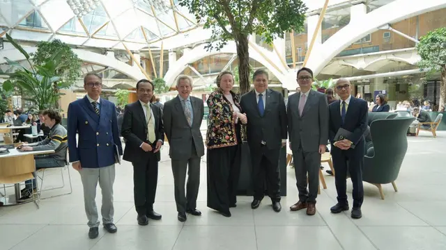 Menteri Koordinator Bidang Perekonomian Airlangga Hartarto bertemu Menteri Negara Inggris Untuk Indo-Pasifik pada Kantor Luar Negeri, Persemakmuran & Pembangunan, Anne-Marie Trevelyan. (Dok Kemenko Perekonomian)