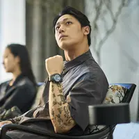 Kini, setelah hampir 7 tahun berselang, dia debut di layar lebar lewat film Exhuma. Dalam film ini, dia akan memerankan karakter seorang cenayang bernama Bong Gil. (Foto: Instagram/ ldh_sky)