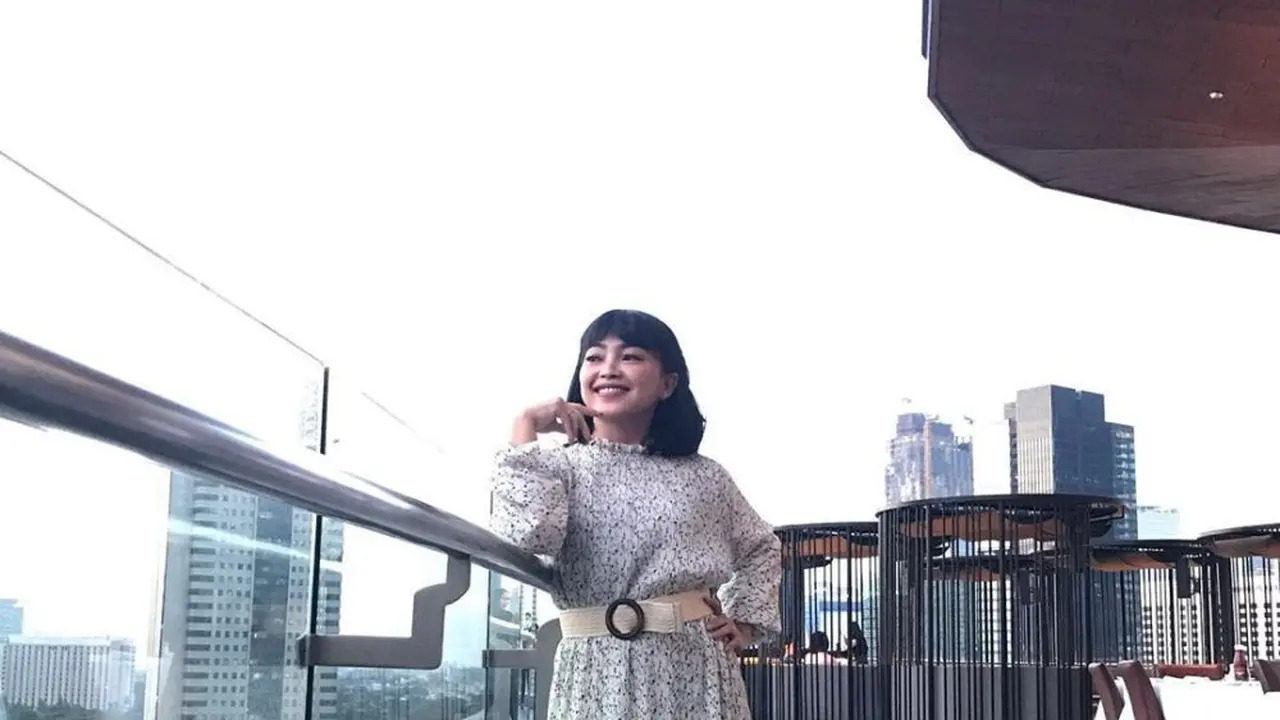 Potret Mpok Alpa Dengan Gaya Elegan Bikin Pangling. (Sumber: Instagram/nina_mpokalpa)
