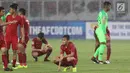 Pemain Timnas Indonesia U-19, Witan Sulaeman (tengah) usai kalah melawan Jepang U-19 pada perempat final Piala AFC U-19 2018 di Stadion GBK, Jakarta, Minggu (28/10). Indonesia kalah 0-2. (Liputan6.com/Helmi Fithriansyah)